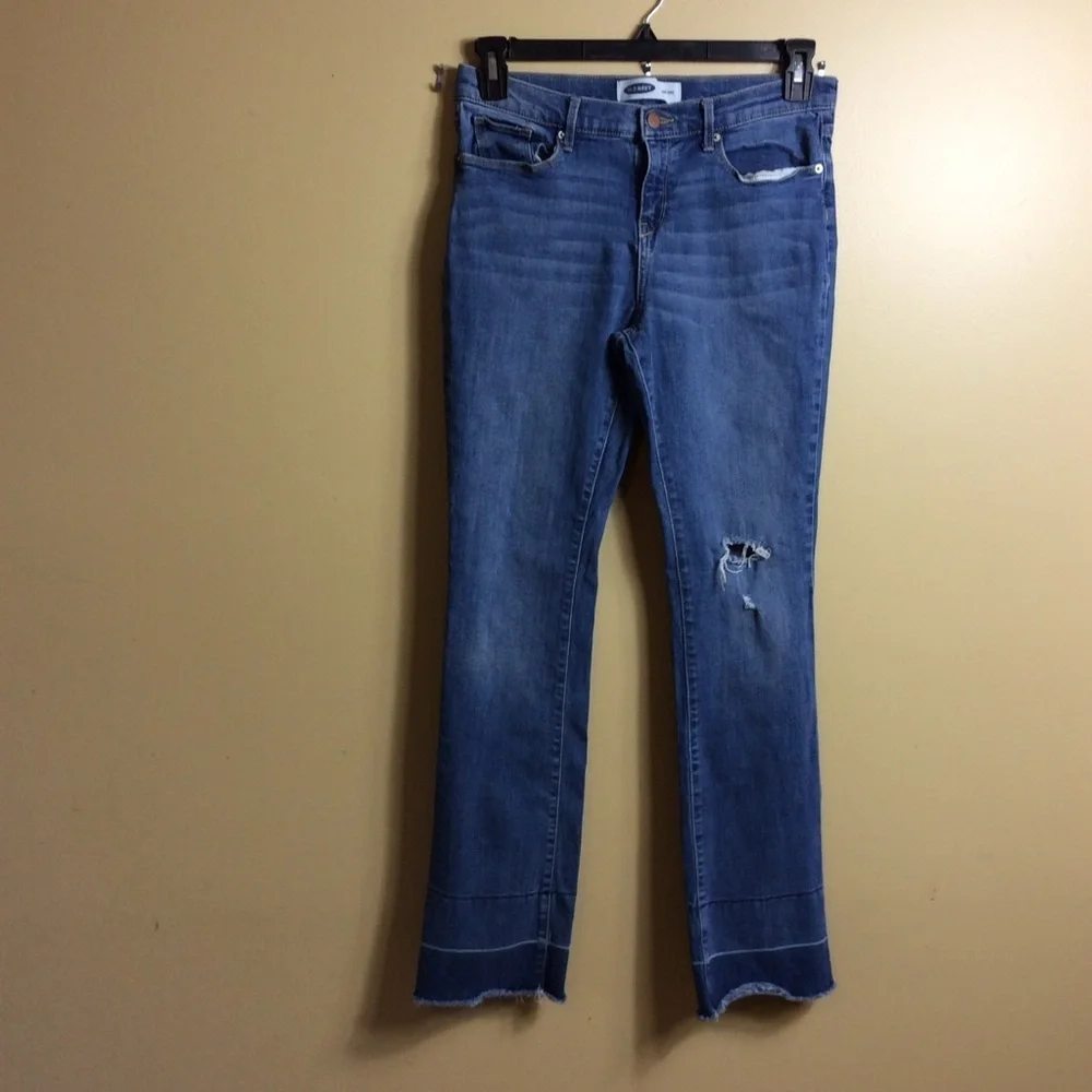 Old Navy boot cut frayed bottom jeans. Stretch cotton size 16 Distressed